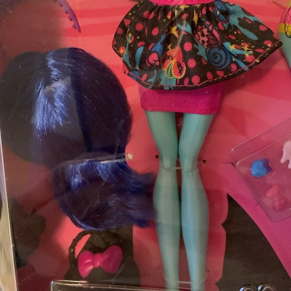 Monster High inner Monster Doll. New in Box. Rare. moving eyes + accessories. - Picture 4 of 10